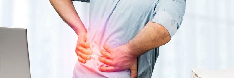 Eigentlich ist der Mansch darauf geeicht, sich täglich um die 10 Kilometer zu bewegen. Das ist mit der Arbeitswelt von heute oft nur schwer zu vereinbaren, sodass insbesondere der Bewegungsapparat leidet.