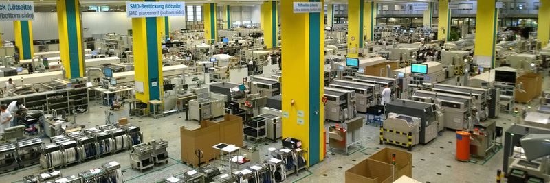 Kontron übernimmt von Fujitsu die Produktion und Entwicklung der Industrie-Mainboards. Zunächst fertigt Fujitsu die Platinen für Kontron im Augsburger Fujitsu-Werk. Ab dem kommenden Jahr erfolgt dann die Produktion an einem anderen Standort in Bayern mit geeigneten Mitarbeitern und einem Teil des Equipments von Fujitsu.