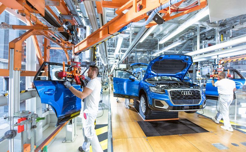 Audi leidet unter schwachen Absätzen. Bereits Ende Oktober hatte das Unternehmen seine Prognose für das laufende Jahr leicht nach unten korrigiert.