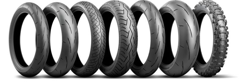 Bridgestone erweitert sein Motorradportfolio 2020 um vier neue Premium-Reifen.