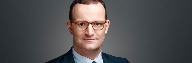 „Wir wollen, dass Medizinprodukte für die Patienten sicher und kein Risiko für sie sind. Mit unserer Reform setzen wir jetzt schnell und entschlossen die europäischen Vorgaben dazu um “, kommentierte Bundesgesundheitsminister Jens Spahn den Beschluss.