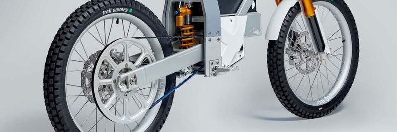 Am Gates Stand auf der Eicma werden einige der modernsten und technologisch fortschrittlichsten riemengetriebenen Zweiräder zur Schau gestellt, unter anderem ein Cake-Kalk.