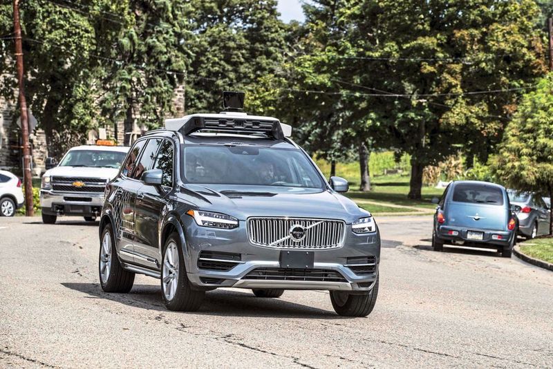 Uber soll einem Experten zufolge Roboterwagen-Technologie von Googles Schwesterfirma Waymo unerlaubt eingesetzt haben.