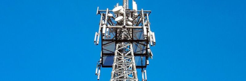 Die Genehmigungsverfahren für die Aufstellung von Mobilfunkmasten dauern oft lange.