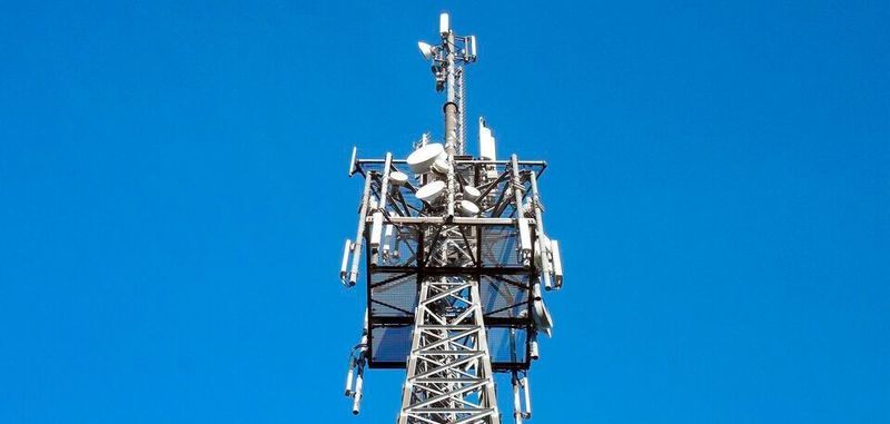 Die Genehmigungsverfahren für die Aufstellung von Mobilfunkmasten dauern oft lange.