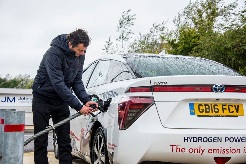 Die norddeutschen Bundesländer fordern den Aufbau einer grünen Wasserstoffwirtschaft. Bis zum Jahr 2025 könnte ausreichend Wasserstoff für rund 150.000 Fahrzeuge wie den Toyota Mirai (im Bild) vorhanden sein.
