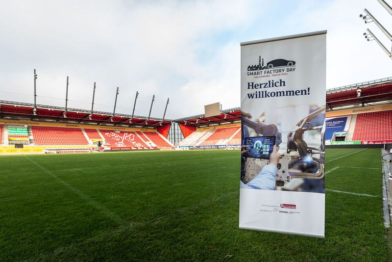 Smart Factory Day 2019: Die Produktionsexperten der Branche versammelten sich in der Continental-Arena in Regensburg.