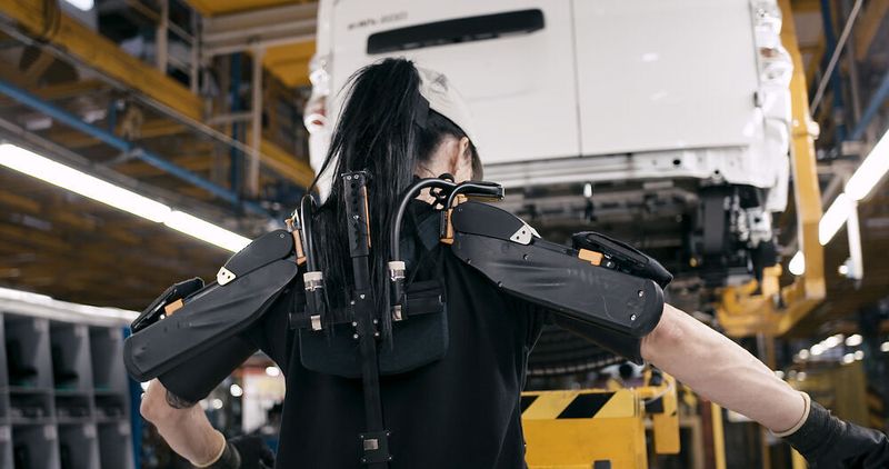Die Exoskelette können die Belastungen um bis zu 60 Prozent reduzieren.
