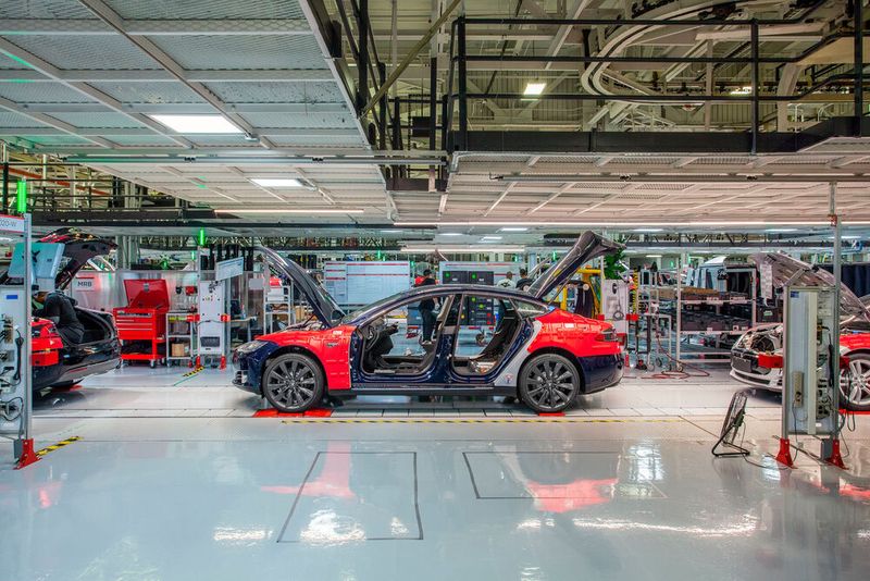 Die geplante Fabrik des amerikanischen Elektroauto-Hersteller Tesla unweit von Berlin soll 6.000 bis 7.000 Arbeitsplätze schaffen.