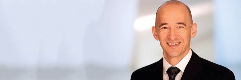 Dr. Mehrdad Jalali-Sohi von Adesso beleuchtet das Konzept "Intelligent Connectivity", das mit 5G einen Quantenspruung erfahren wird.