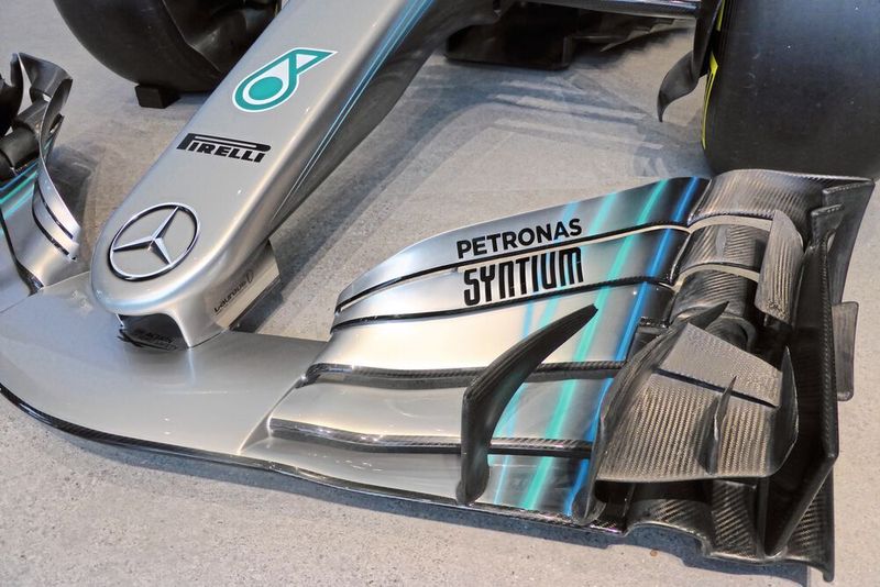 Neun Jahre Sponsoring und Technologiepartnerschaft mit dem Mercedes-AMG-Formel-1-Team haben PLI Entwicklungs- und Testmöglichkeiten unter härtesten Bedingungen verschafft.