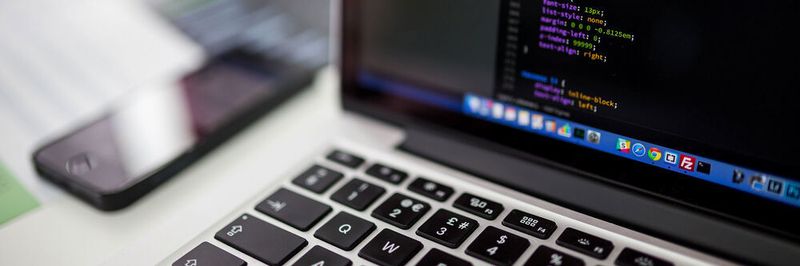 Je mehr Endpunkte es im Unternehmen gibt und je schlechter sie gesichert sind, desto mehr mögliche Einfallstore für Cyberkriminelle gibt es auch.