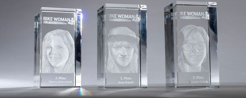 Die Top 3 Bike Woman of the year 2019: 1. Platz Irene Kotnik (MItte), 2. Platz Patricia Ackerschott (li.) und 3. Platz Susanne Scholz (re.).