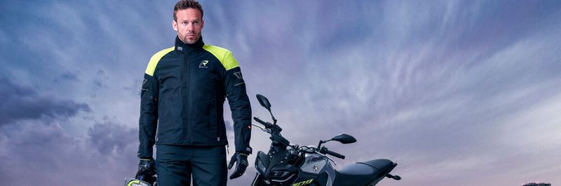 Der Rukka R-EX rundet die Armaprotection-Kollektion nach unten ab.