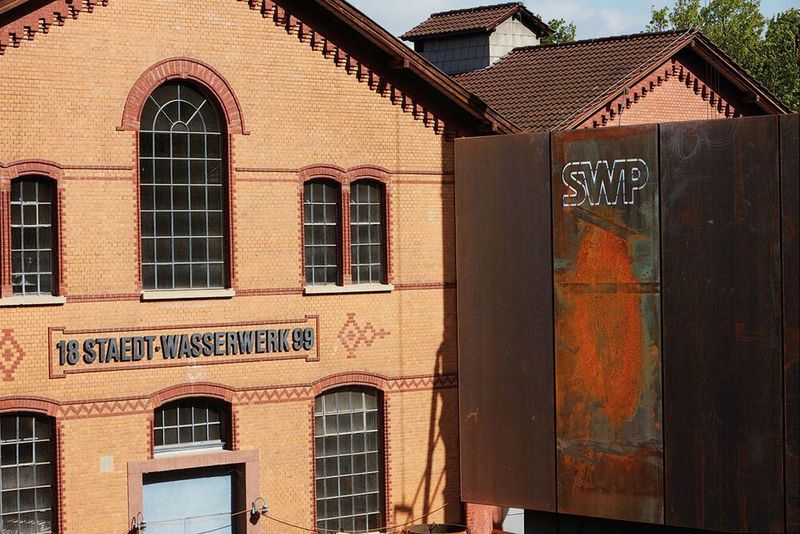 Das Wasserwerk Friedrichsberg ist das älteste und größte Wasserwerk der Stadtwerke Pforzheim. 2018 wurde es um eine Ultrafiltrations- und Niederdruck-Umkehrosmoseanlage erweitert.