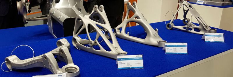Vom Gussteil zum gewichtsoptimierten additiv gefertigten (Laserschmelzen) Bauteil in drei Optimierungsschritten.