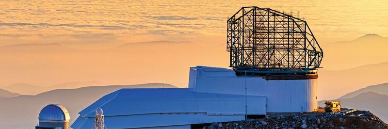 Das Large Synoptic Survey Telescope in Chile wird mit der weltweit größten Digitalkamera der Welt ausgestattet. Dort kommen präzise Antriebe zum Einsatz.