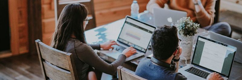 Alle Online-Commerce-Plattformen haben etwas gemein. Eine Unmenge von Daten – sprich Wissen.