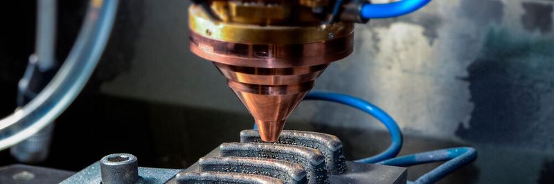 By means of laser powder build-up welding, components made of different materials can be integrally manufactured.