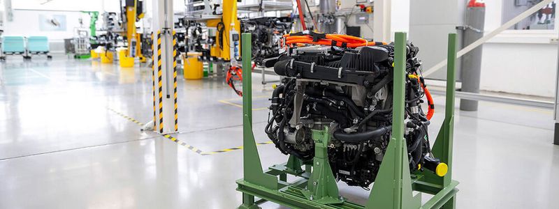 Rolls-Royce und Lab1886 arbeiten beim Einsatz von Fahrzeug-Brennstoffzellen zur stationären Stromerzeugung zusammen. Auf Basis der automobilen Brennstoffzellen soll in den kommenden Monaten ein ganzheitliches Konzept für eine zukunftsfähige und unabhängige (Not-)Energieversorgung entwickelt werden.