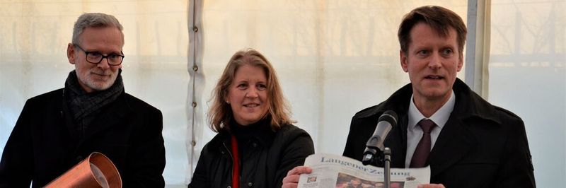Stephan Huber, Leiter Bauprojekte der DFS, Katrin Lowitz, Bauprojektleiterin bei der DFS und Ralf Bertsch, Leiter Systeme und Infrastrukturienste der DFS, bei der Grundsteinlegung in Langen.