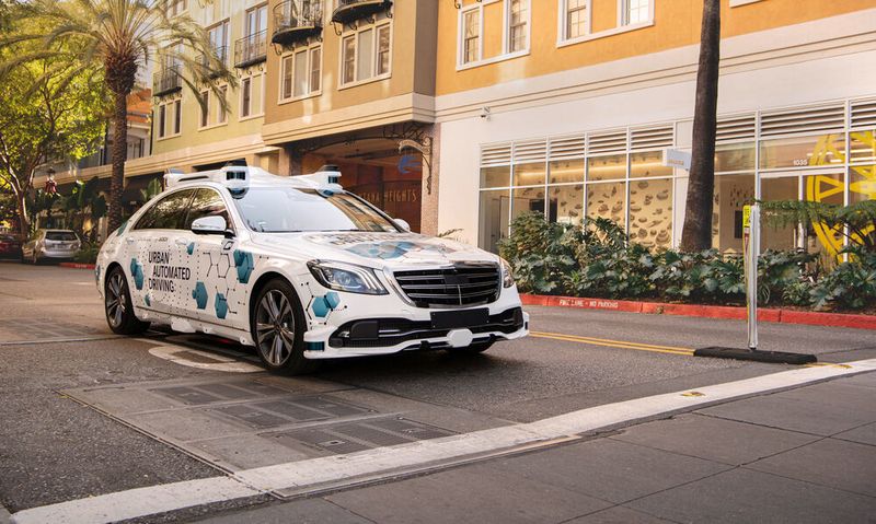 Daimler und Bosch testen das Ride-Hailing mit einer hochautomatisierten Fahrzeugflotte in San José, Kalifornien.