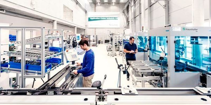 Die Energieversorgung der Zukunft ist dezentral und basiert auf erneuerbaren Energien – darauf muss sich auch die Industrie einstellen.