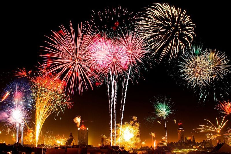 Feuerwerk gab es schon im alten China – dort wurde es aber oft zu militärischen Zwecken genutzt.