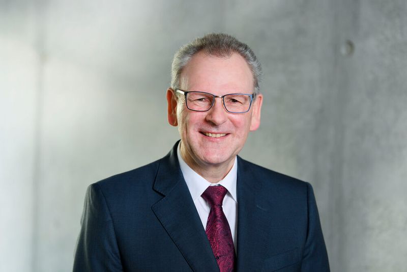 Dürr bekommt einen neuen Finanzchef: Dietmar Heinrich wird mit Wirkung zum 1. August 2020 in den Vorstand berufen und wechselt als Finanzvorstand vom Automobil- und Industriezulieferer Schaeffler zum Anlagenbauer Dürr.