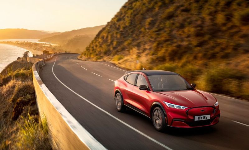 Der Mustang Mach-E ist Fords erstes batterieelektrisches Modell, das von Grund auf als solches konzipiert wurde.