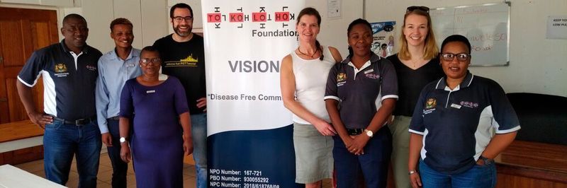 Health-Experten von adesso mit Mitarbeitern der Tokoloho Foundation in Parys, Südafrika