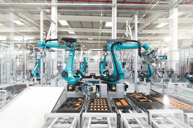 Das erste Batteriewerk des niederbayerischen Automobilzulieferers Dräxlmaier steht in Sachsenheim bei Stuttgart.