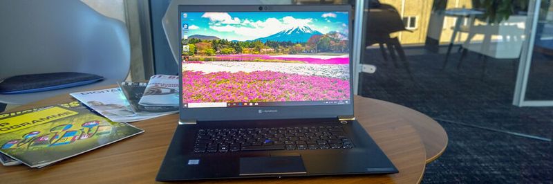 Das von Sharp hergesestellte IGZO-Panel in Toshiba Tecra X50 liefert eine maximale Helligkeit von 470