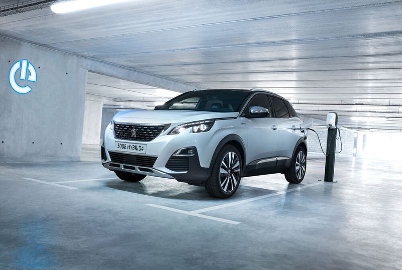 Peugeot wird in Zukunft zunehmend mehr Baureihen elektrifizieren. Den 3008 bieten die Franzosen bereits mit Plug-in-Hybridtechnik an.