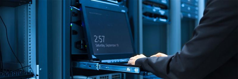 Um frisch installierte Server bestmöglich auf ihr Aufgabengebiet vorzubereiten, müssen zwingend einige Einstellungen vorgenommen werden.