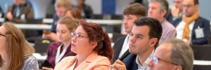 Die Kongressteilnehmer können auch in diesem Jahr auf ein vielseitiges Programm mit den Schwerpunkten aktuelle Zukunftstrends in der Medizintechnik sowie die größten derzeitigen Herausforderungen der Branche gespannt sein.