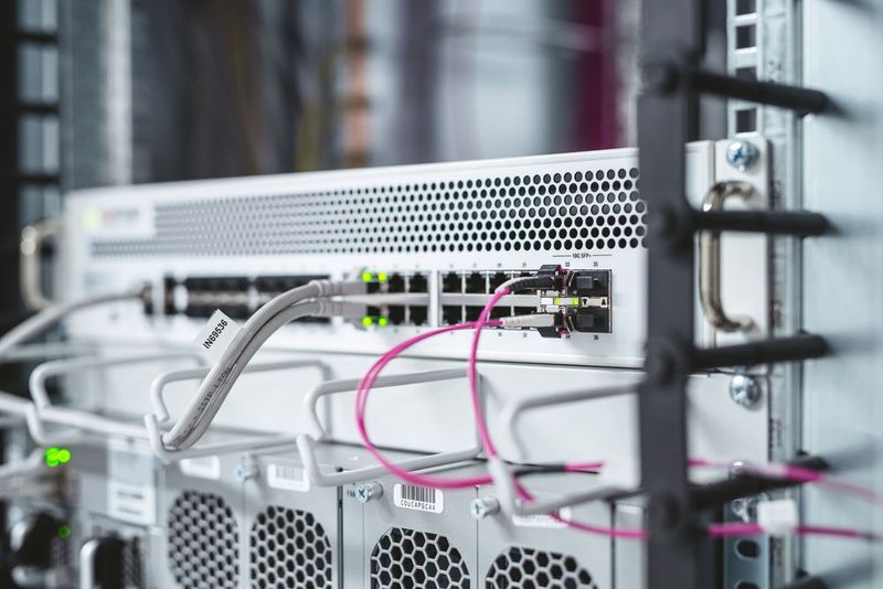 Cloud oder eigener Server? Laut einer Lünendonk-Studie hält der Trend zur Cloud-Migration an.