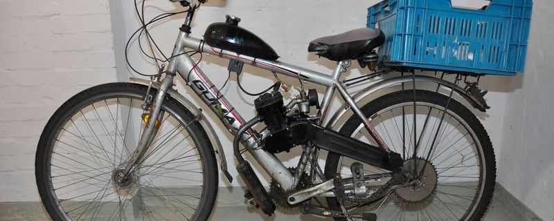 Das Corpus Delicti aus Meppen: das getunte „Fahrrad“-Mofa.