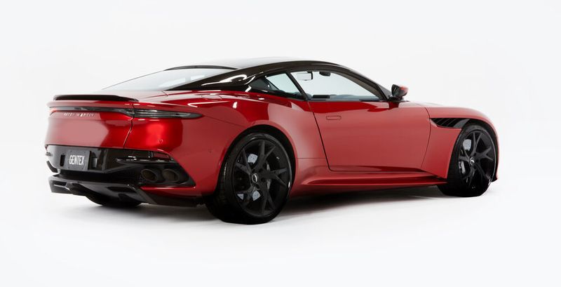 Gentex und Aston Martin arbeiten zusammen an kamerabasierten Spiegelsysteme. Auf der CES in Las Vegas zeigte der Zulieferer einen Superleggera mit digitalem Innenspiegel.