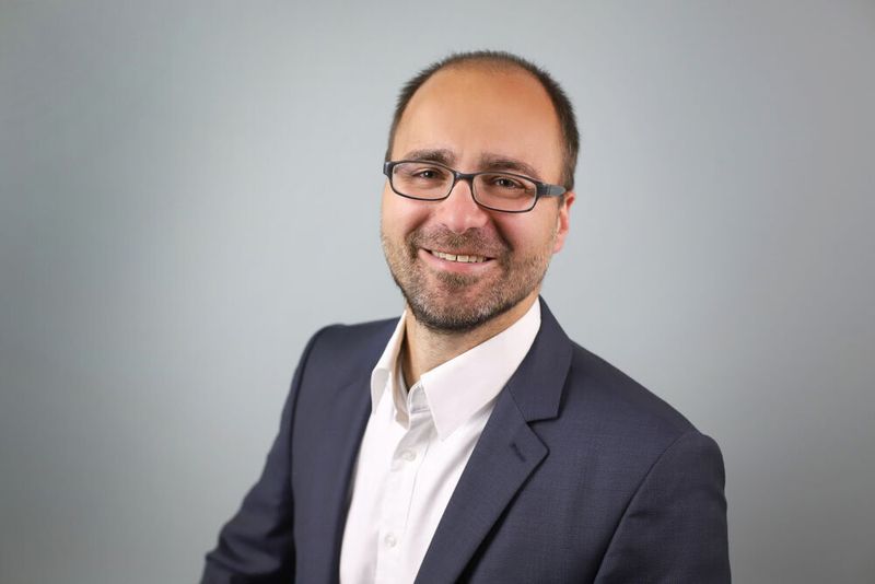 Julius Mennig ist Business Unit Manager Industry 4.0/Smart Manufacturing bei der Technologieberatung Umlaut.