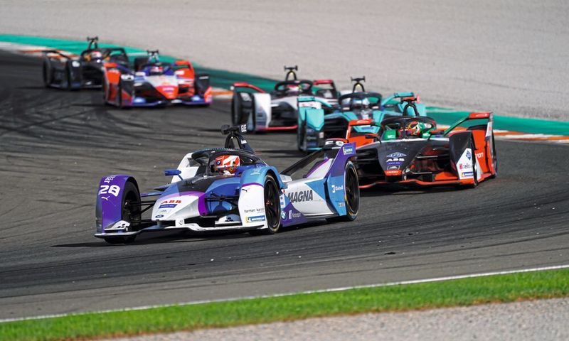 Maximilian Günther vom Team BMW i Andretti Motorsport hat den dritten E-Prix in Santiago de Chile gewonnen.