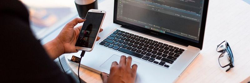 Secure Coding lernt man nicht – oder nur selten – im Selbststudium, die Grundlagen müssen von Experten vermittelt werden.