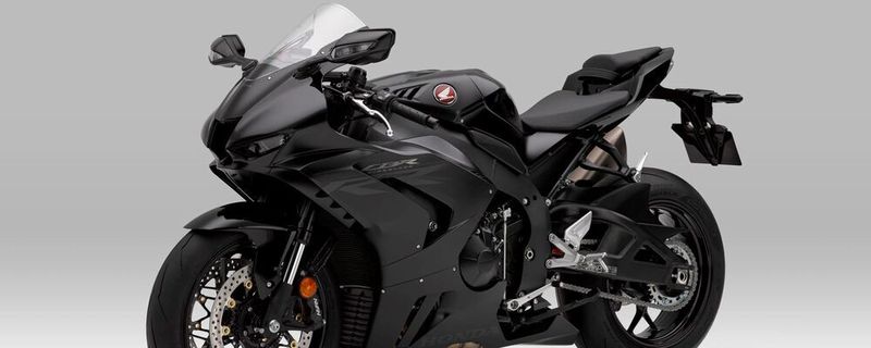 Für die stark überarbeitete Honda CBR1000RR-R Fireblade starten die Preise bei 22.690 Euro.
