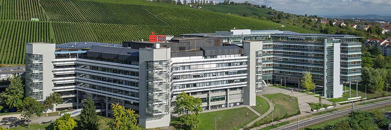 Die SV SparkassenVersicherung ist mit 3,9 Millionen Kunden Marktführer in der Gebäudeversicherung und versichert in Baden-Württemberg und Hessen gut zwei Drittel aller Häuser.