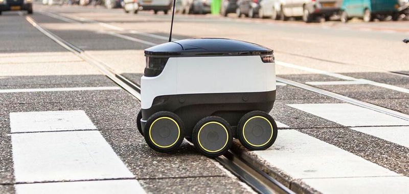 Autonomer Zustellroboter von Starship Technologies für die innerstädtische Belieferung