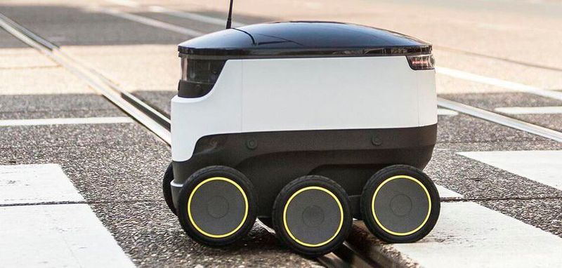 Autonomer Zustellroboter von Starship Technologies für die innerstädtische Belieferung