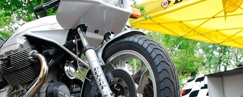 Vor allem für Oldtimer-Motorräder sind oft keine Reifen mehr in der originalen Größe und Bauart zu bekommen.