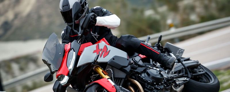 Die BMW F 900 XR wird von einem neuen Zweizylinder-Reihenmotor angetrieben.