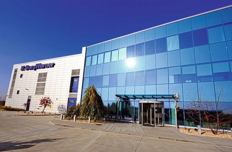 Borg Warner kauft Delphi und erweitert damit sein Portfolio um Leistungselektronik für E-Fahrzeuge.