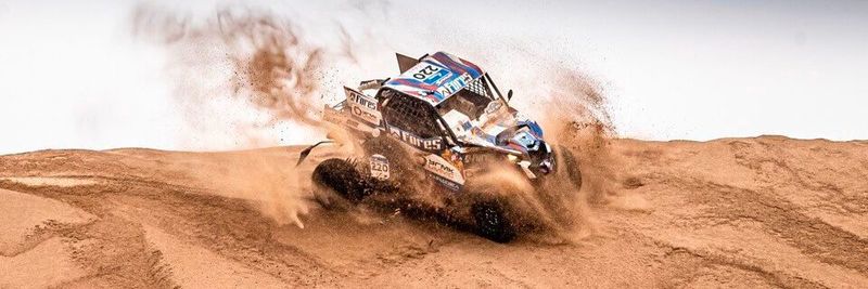 Harte Bedingungen: Das Team von SNAG Racing nimmt an Offroad-Rennen teil. Dabei darf bei der Einfahrt ins Ziel kein Teil des Wagens fehlen.